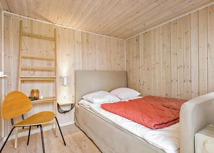 8867-glesborg-laerkevej-30 度假居 *